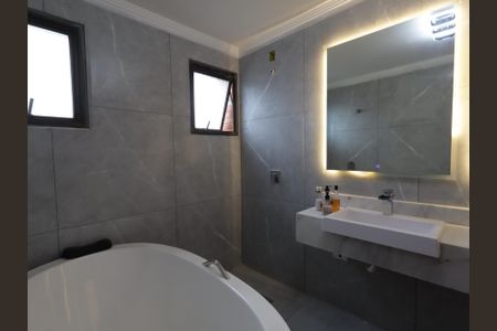 Apartamento para alugar com 200m², 4 quartos e 3 vagasBanheiro da Suíte 4