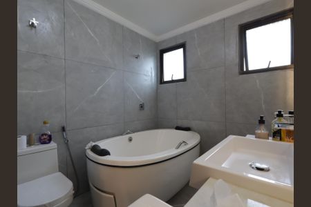 Apartamento para alugar com 200m², 4 quartos e 3 vagasBanheiro da Suíte 4