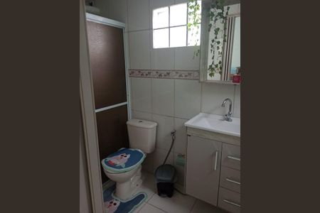 Casa de condomínio para alugar com 146m², 3 quartos e 3 vagasBanheiro da Suíte 2