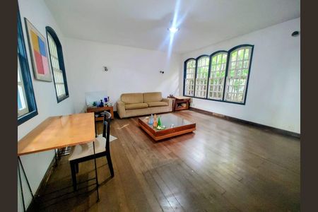 Casa à venda com 5 quartos, 242m² em São Francisco, Niterói