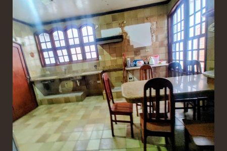 Casa à venda com 5 quartos, 242m² em São Francisco, Niterói