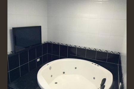 Casa à venda com 3 quartos, 480m² em Vila Invernada, São Paulo