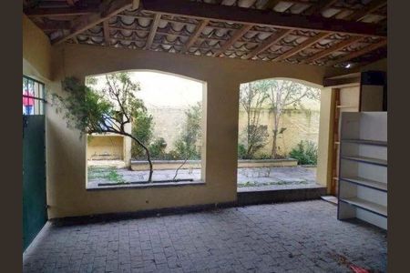 Casa à venda com 4 quartos, 310m² em Jardim Leonor, São Paulo