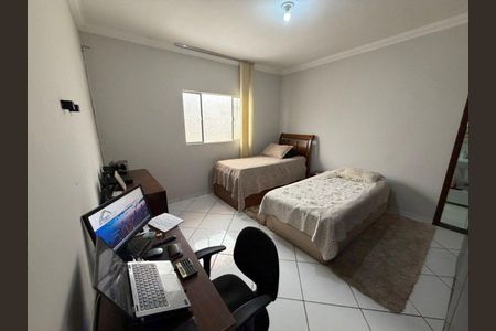 Casa à venda com 3 quartos, 130m² em Europa, Contagem