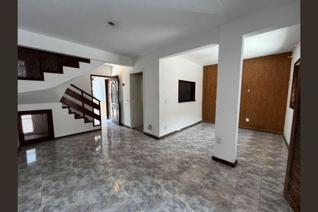Casa à venda com 2 quartos, 95m² em Cantagalo, Niterói