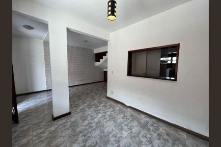 Casa à venda com 2 quartos, 95m² em Cantagalo, Niterói