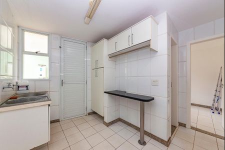 Casa à venda com 305m², 4 quartos e 4 vagasÁrea de Serviço