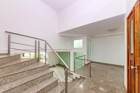 Casa à venda com 305m², 4 quartos e 4 vagasSala 2