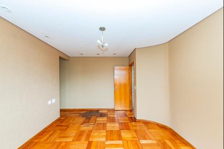 Casa à venda com 305m², 4 quartos e 4 vagasSuíte
