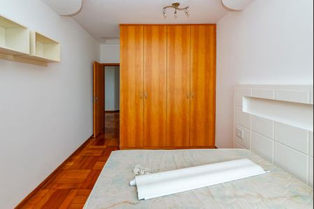 Casa à venda com 305m², 4 quartos e 4 vagasQuarto 1