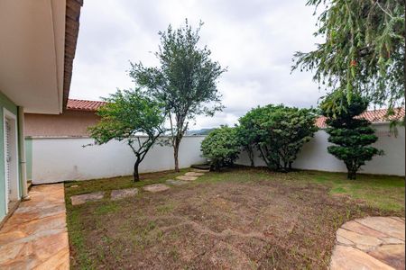 Casa à venda com 305m², 4 quartos e 4 vagasQuintal