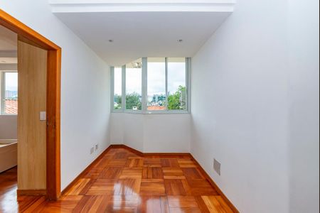 Casa à venda com 305m², 4 quartos e 4 vagasCorredor