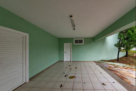 Casa à venda com 305m², 4 quartos e 4 vagasGaragem