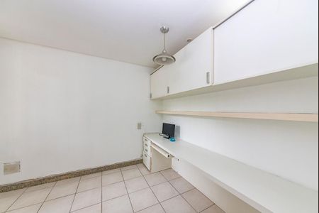 Casa à venda com 305m², 4 quartos e 4 vagasQuarto 3