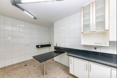 Casa à venda com 305m², 4 quartos e 4 vagasCozinha