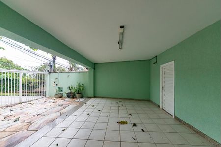 Casa à venda com 305m², 4 quartos e 4 vagasGaragem