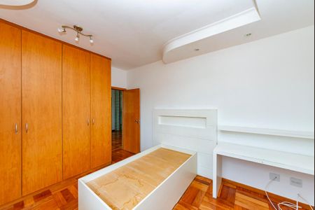 Casa à venda com 305m², 4 quartos e 4 vagasQuarto 2