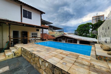 Casa para alugar com 148m², 3 quartos e 1 vaga Casa para alugar com 148m², 3 quartos e 1 vagaPiscina