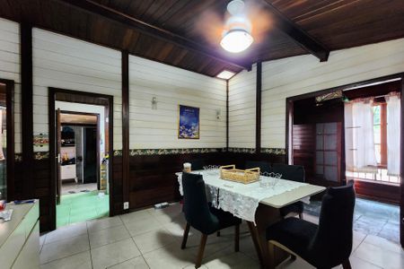 Casa para alugar com 148m², 3 quartos e 1 vaga Casa para alugar com 148m², 3 quartos e 1 vagaSala de Jantar