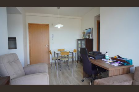 Sala  de apartamento para alugar com 2 quartos, 60m² em Partenon, Porto Alegre