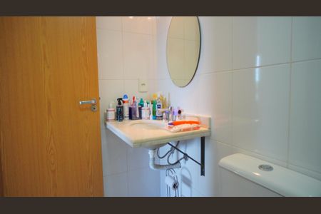 Apartamento à venda com 60m², 2 quartos e 2 vagasBanheiro 2 corredor 