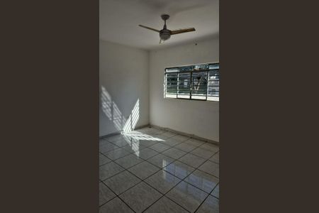 Casa à venda com 110m², 2 quartos e 2 vagas Casa à venda com 110m², 2 quartos e 2 vagascomodo