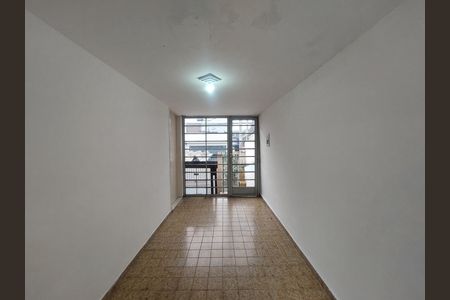 Casa à venda com 110m², 2 quartos e 2 vagas Casa à venda com 110m², 2 quartos e 2 vagasCorredor