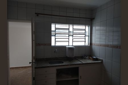 Casa à venda com 110m², 2 quartos e 2 vagas Casa à venda com 110m², 2 quartos e 2 vagasCozinha