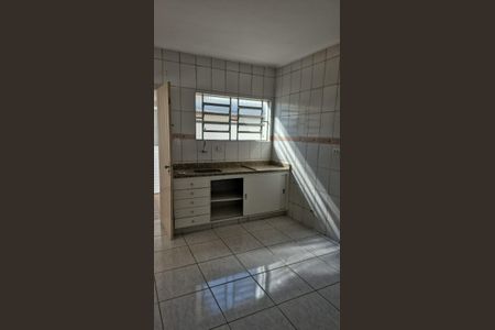 Casa à venda com 110m², 2 quartos e 2 vagas Casa à venda com 110m², 2 quartos e 2 vagasCozinha