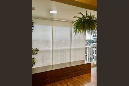 Apartamento para alugar com 64m², 2 quartos e 1 vagaVaranda