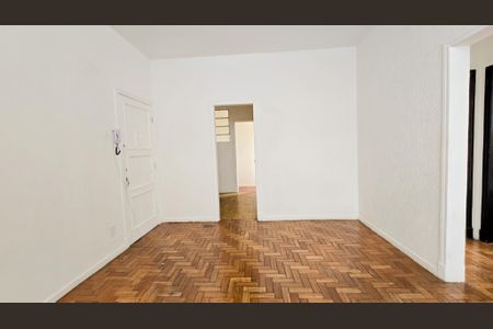 Apartamento à venda com 70m², 2 quartos e 1 vaga Apartamento à venda com 70m², 2 quartos e 1 vagaSala