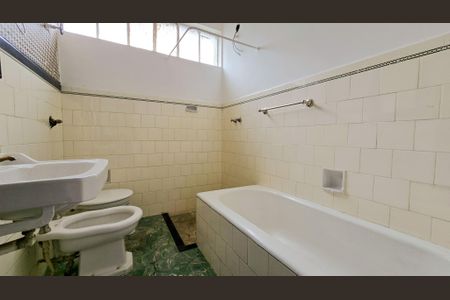 Apartamento à venda com 70m², 2 quartos e 1 vaga Apartamento à venda com 70m², 2 quartos e 1 vagaBanheiro Social