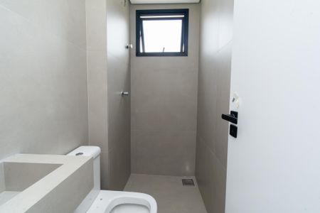 Apartamento à venda com 61m², 2 quartos e 2 vagas Apartamento à venda com 61m², 2 quartos e 2 vagasBanheiro da Suíte