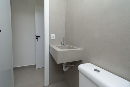 Apartamento à venda com 61m², 2 quartos e 2 vagas Apartamento à venda com 61m², 2 quartos e 2 vagasBanheiro da Suíte