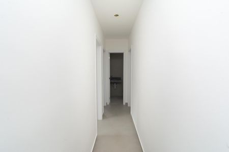 Apartamento à venda com 76m², 3 quartos e 2 vagasCorredor de Acesso aos Quartos