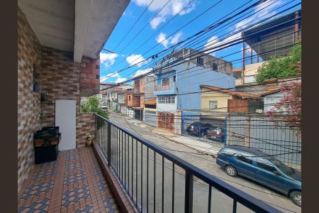 Casa à venda com 169m², 2 quartos e 2 vagas Casa à venda com 169m², 2 quartos e 2 vagasSacada