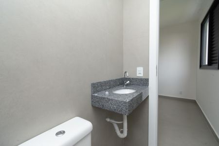 Apartamento à venda com 76m², 2 quartos e 2 vagasBanheiro da Suíte