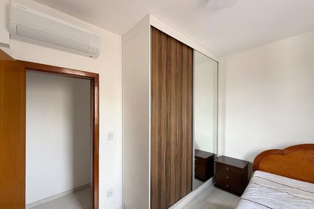 Apartamento à venda com 190m², 4 quartos e 2 vagas Apartamento à venda com 190m², 4 quartos e 2 vagasQuarto 2