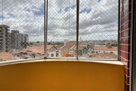 Apartamento à venda com 190m², 4 quartos e 2 vagas Apartamento à venda com 190m², 4 quartos e 2 vagasVaranda da Suite