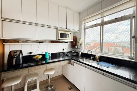 Apartamento à venda com 190m², 4 quartos e 2 vagas Apartamento à venda com 190m², 4 quartos e 2 vagasCozinha