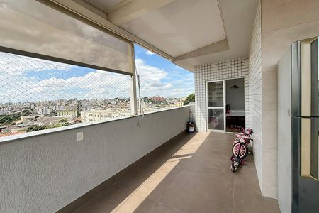 Apartamento à venda com 190m², 4 quartos e 2 vagas Apartamento à venda com 190m², 4 quartos e 2 vagasEspaço Gourmet