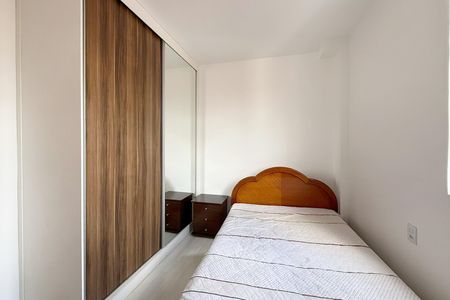 Apartamento à venda com 190m², 4 quartos e 2 vagas Apartamento à venda com 190m², 4 quartos e 2 vagasQuarto 2