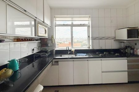 Apartamento à venda com 190m², 4 quartos e 2 vagas Apartamento à venda com 190m², 4 quartos e 2 vagasCozinha