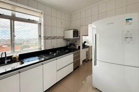 Apartamento à venda com 190m², 4 quartos e 2 vagas Apartamento à venda com 190m², 4 quartos e 2 vagasCozinha
