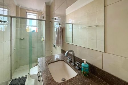 Apartamento à venda com 190m², 4 quartos e 2 vagas Apartamento à venda com 190m², 4 quartos e 2 vagasBanheiro