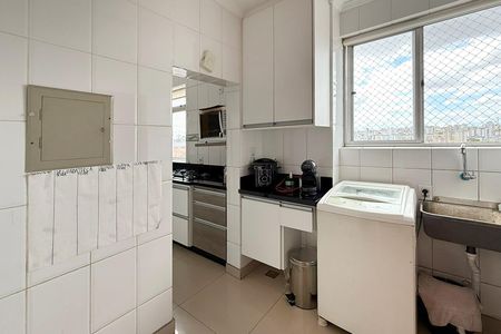 Apartamento à venda com 190m², 4 quartos e 2 vagas Apartamento à venda com 190m², 4 quartos e 2 vagasÁrea de Serviço