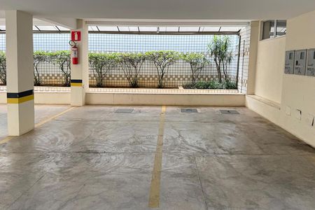 Apartamento à venda com 190m², 4 quartos e 2 vagas Apartamento à venda com 190m², 4 quartos e 2 vagasVagas