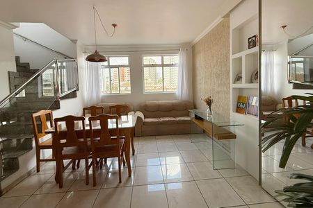 Apartamento à venda com 190m², 4 quartos e 2 vagas Apartamento à venda com 190m², 4 quartos e 2 vagasSala