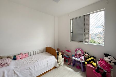 Apartamento à venda com 190m², 4 quartos e 2 vagas Apartamento à venda com 190m², 4 quartos e 2 vagasQuarto 3