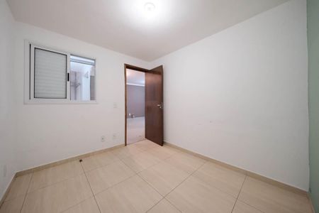 Quarto 2 de apartamento para alugar com 2 quartos, 44m² em Vila Nhocuné, São Paulo